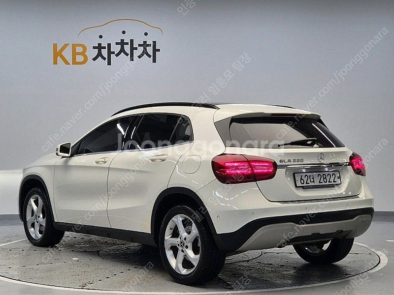 벤츠 인증중고 벤츠 GLA 중고 흰색 2018년식 71,885km GLA220 중고자동차--3